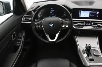 BMW 330, 2.0, 135 kW, подключаемый гибрид, автомат, задний привод