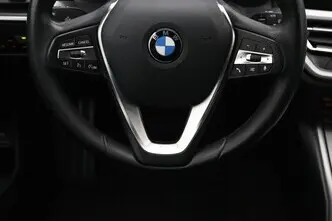 BMW 330, 2.0, 135 kW, подключаемый гибрид, автомат, задний привод