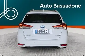 Toyota Auris, 1.8, 73 kW, hybrid, automatic, front-wheel drive