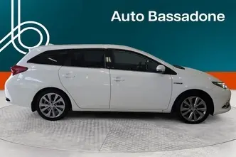 Toyota Auris, 1.8, 73 kW, hybrid, automatic, front-wheel drive