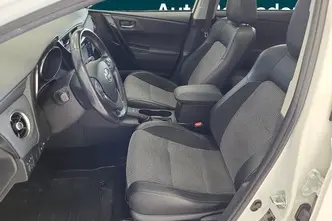 Toyota Auris, 1.8, 73 kW, hybrid, automatic, front-wheel drive