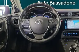 Toyota Auris, 1.8, 73 kW, hybrid, automatic, front-wheel drive