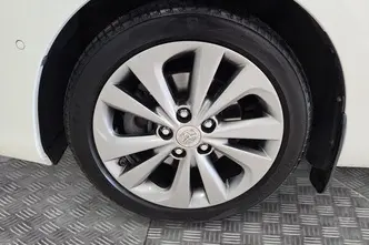 Toyota Auris, 1.8, 73 kW, hybrid, automatic, front-wheel drive
