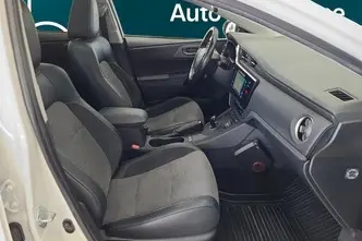 Toyota Auris, 1.8, 73 kW, hybrid, automatic, front-wheel drive