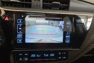 Toyota Auris, 1.8, 73 kW, hybrid, automatic, front-wheel drive