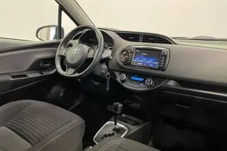 Toyota Yaris, 1.5, 54 kW, гибрид, автомат, передний привод