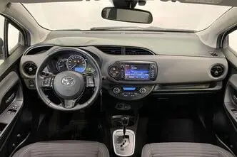 Toyota Yaris, 1.5, 54 kW, гибрид, автомат, передний привод