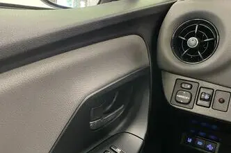Toyota Yaris, 1.5, 54 kW, гибрид, автомат, передний привод