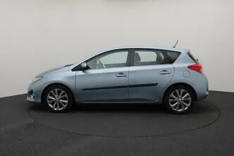 Toyota Auris, 1.8, 73 kW, hybrid, automatic, front-wheel drive