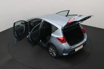 Toyota Auris, 1.8, 73 kW, hybrid, automatic, front-wheel drive