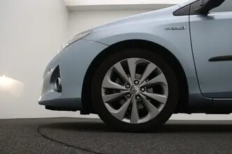 Toyota Auris, 1.8, 73 kW, hybrid, automatic, front-wheel drive