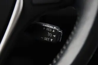 Toyota Auris, 1.8, 73 kW, hybrid, automatic, front-wheel drive
