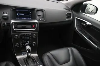 Volvo V60, 2.4, 158 kW, pistikhübriid, automaat, nelikvedu