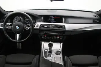 BMW 520, 2.0, 135 kW, bensiin, automaat, tagavedu