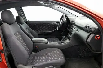 Mercedes-Benz C 220, 2.1, 142 kW, diesel, automatic, rear-wheel drive