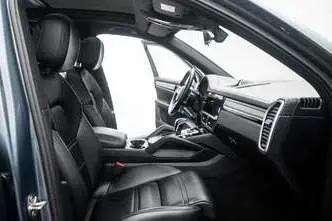 Porsche Cayenne, 3.0, 340 kW, automatic, four-wheel drive