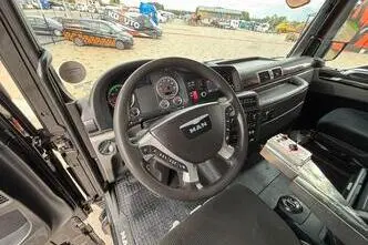 MAN TGX 35.560 8x4*4, 412 kW, diesel, automatic