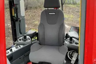 Komatsu 875