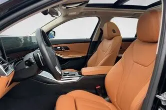 BMW 330, 215 kW, бензин, автомат, полный привод