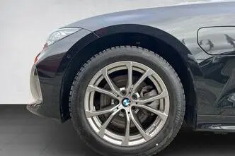 BMW 330, 215 kW, бензин, автомат, полный привод