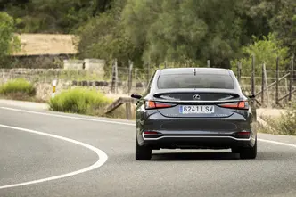 Lexus ES 300, 2.5, 131 kW, hybrid, automatic, front-wheel drive