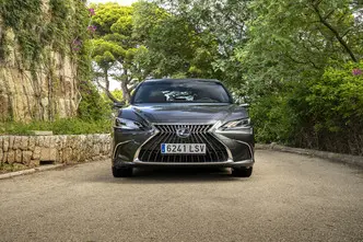 Lexus ES 300, 2.5, 131 kW, hybrid, automatic, front-wheel drive