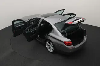 BMW 520, 2.0, 135 kW, бензин, автомат, задний привод