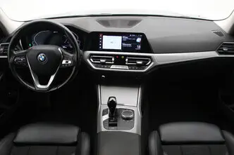 BMW 320, 2.0, 120 kW, pistikhübriid, automaat, tagavedu