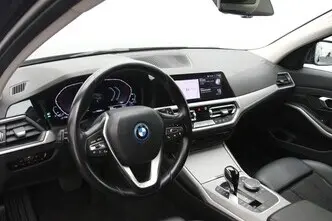 BMW 320, 2.0, 120 kW, pistikhübriid, automaat, tagavedu