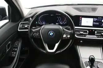 BMW 320, 2.0, 120 kW, pistikhübriid, automaat, tagavedu