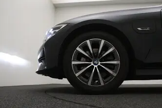 BMW 320, 2.0, 120 kW, pistikhübriid, automaat, tagavedu