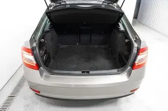 Škoda Octavia, 1.6, 81 kW, diisel, automaat, esivedu