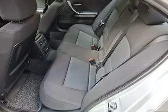 BMW 218, 2.0, 105 kW, bensiin, manuaal, tagavedu