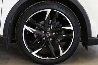 Toyota C-HR, 2.0, 112 kW, hybrid, automatic, front-wheel drive