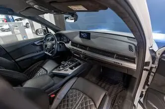 Audi SQ7, 4.0, 320 kW, дизель, автомат, полный привод