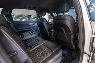Audi SQ7, 4.0, 320 kW, дизель, автомат, полный привод