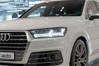 Audi SQ7, 4.0, 320 kW, дизель, автомат, полный привод