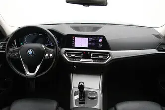 BMW 320, 2.0, 150 kW, pistikhübriid, automaat, tagavedu