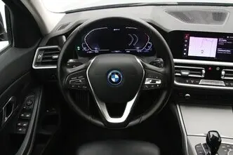 BMW 320, 2.0, 150 kW, pistikhübriid, automaat, tagavedu