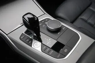 BMW 320, 2.0, 150 kW, pistikhübriid, automaat, tagavedu