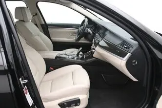 BMW 520, 2.0, 135 kW, бензин, автомат, задний привод