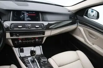 BMW 520, 2.0, 135 kW, бензин, автомат, задний привод