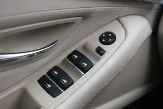 BMW 520, 2.0, 135 kW, бензин, автомат, задний привод