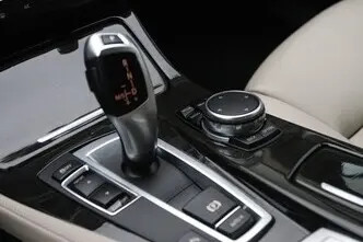 BMW 520, 2.0, 135 kW, бензин, автомат, задний привод