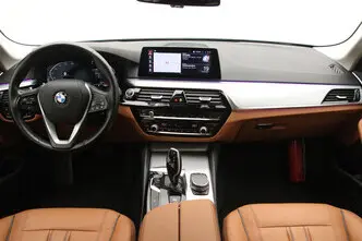 BMW 520, 2.0, 120 kW, гибрид, автомат, задний привод