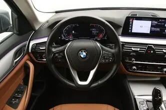 BMW 520, 2.0, 120 kW, гибрид, автомат, задний привод