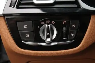 BMW 520, 2.0, 120 kW, гибрид, автомат, задний привод