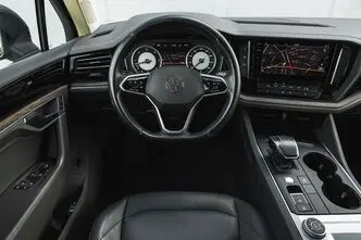 Volkswagen Touareg, 3.0, 169 kW, diesel, automatic, four-wheel drive