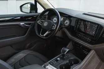 Volkswagen Touareg, 3.0, 169 kW, diesel, automatic, four-wheel drive