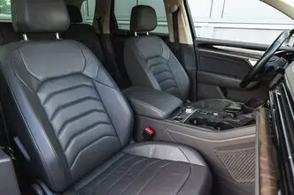 Volkswagen Touareg, 3.0, 169 kW, diesel, automatic, four-wheel drive